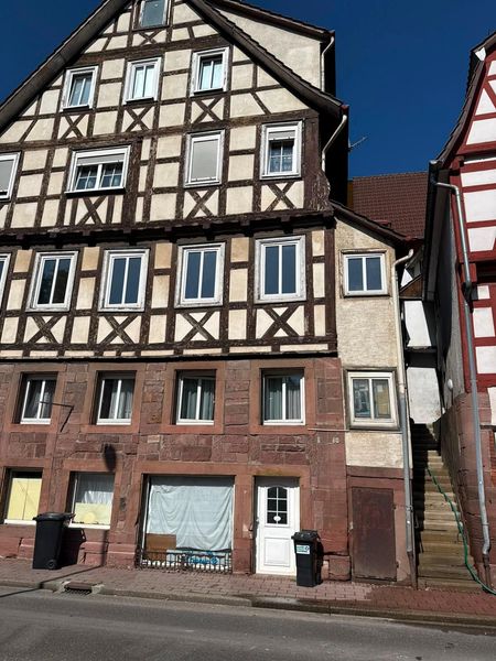 4 Zimmerwohnung in zentraler Lage